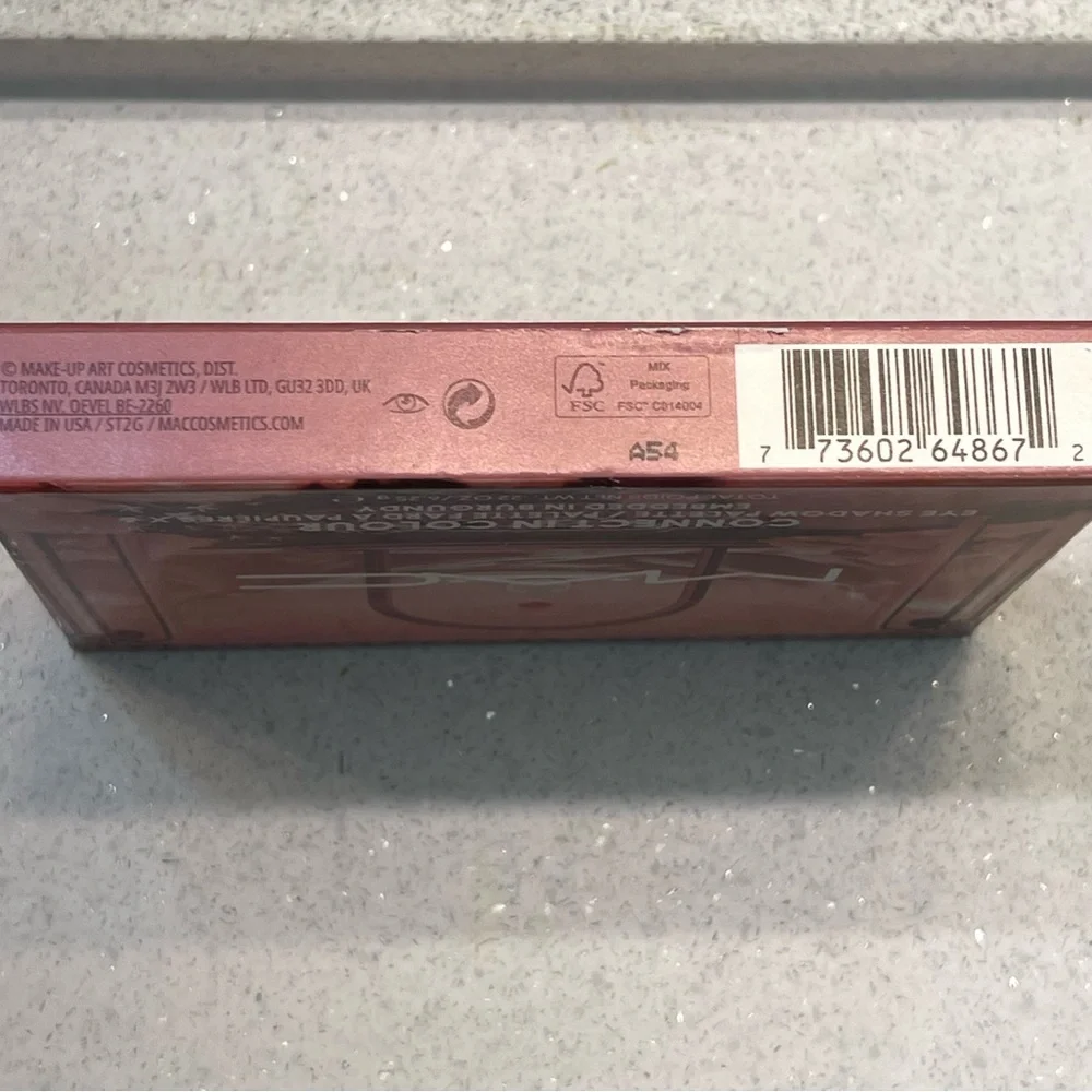MAC ~ ‘EMBEDDED IN BURGUNDY’ ~ Connect In Colour Eye Shadow Palette ~ FS ~ NIB